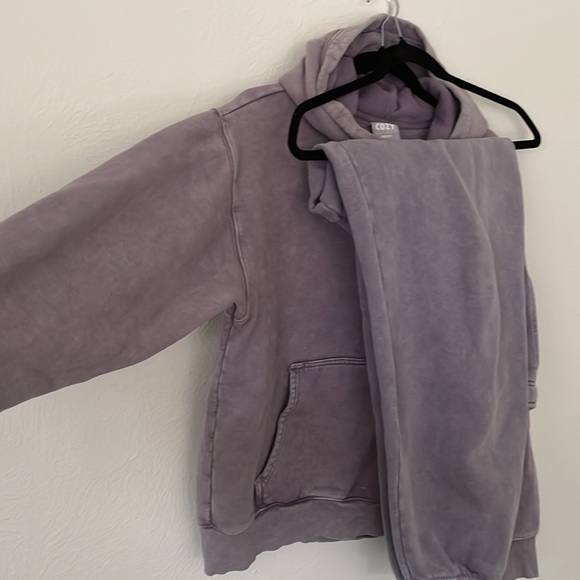 Aritzia sweatsuit in storm purple - Picture 5 of 5